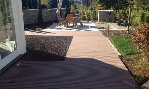 Pflasterarbeiten für Ihren Weg durchs Grüne